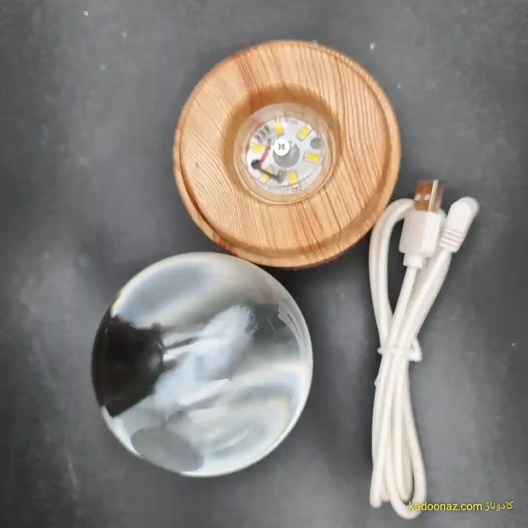 چراغ شب خواب و گوی کریستال سه بعدی بزرگ چرخان با قطر ۸ سانت با طرح قلب ابری — تصویر ۴