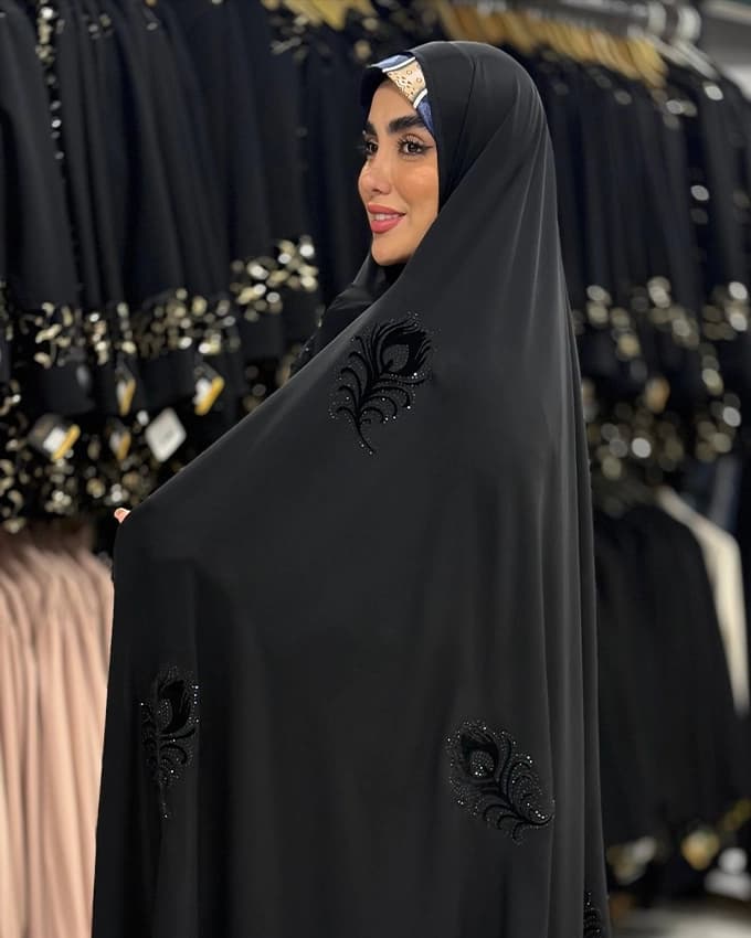 چادر دوخت سنتی ایرانی بولگاری نگین ومخمل 8 — تصویر ۲