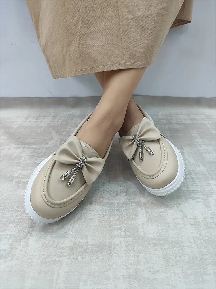 کالج زنانه طبی پاپیونی نگیندار 28552