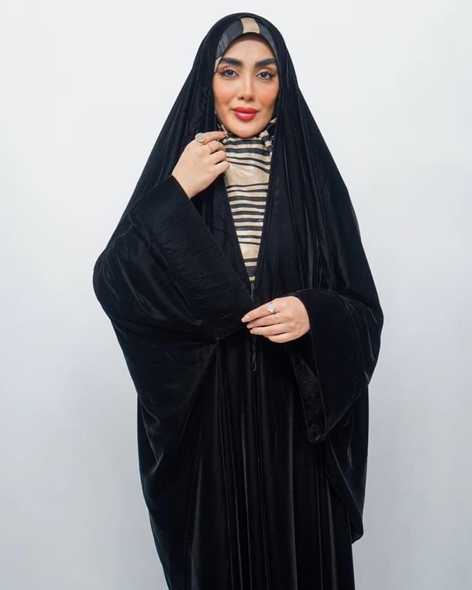 چادر عربی اشرافی مخمل ونوس ایتالیا ساده — تصویر ۲