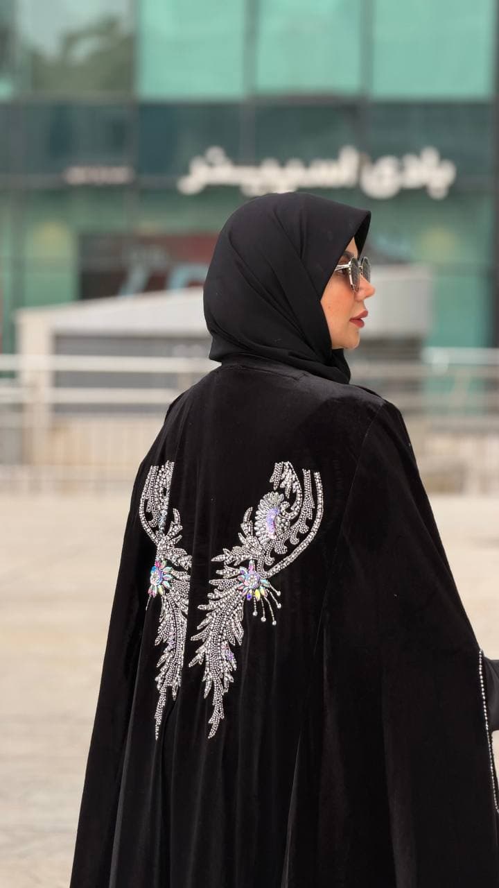 شنل مخمل ونوس جواهر دوزی طاووس — تصویر ۳