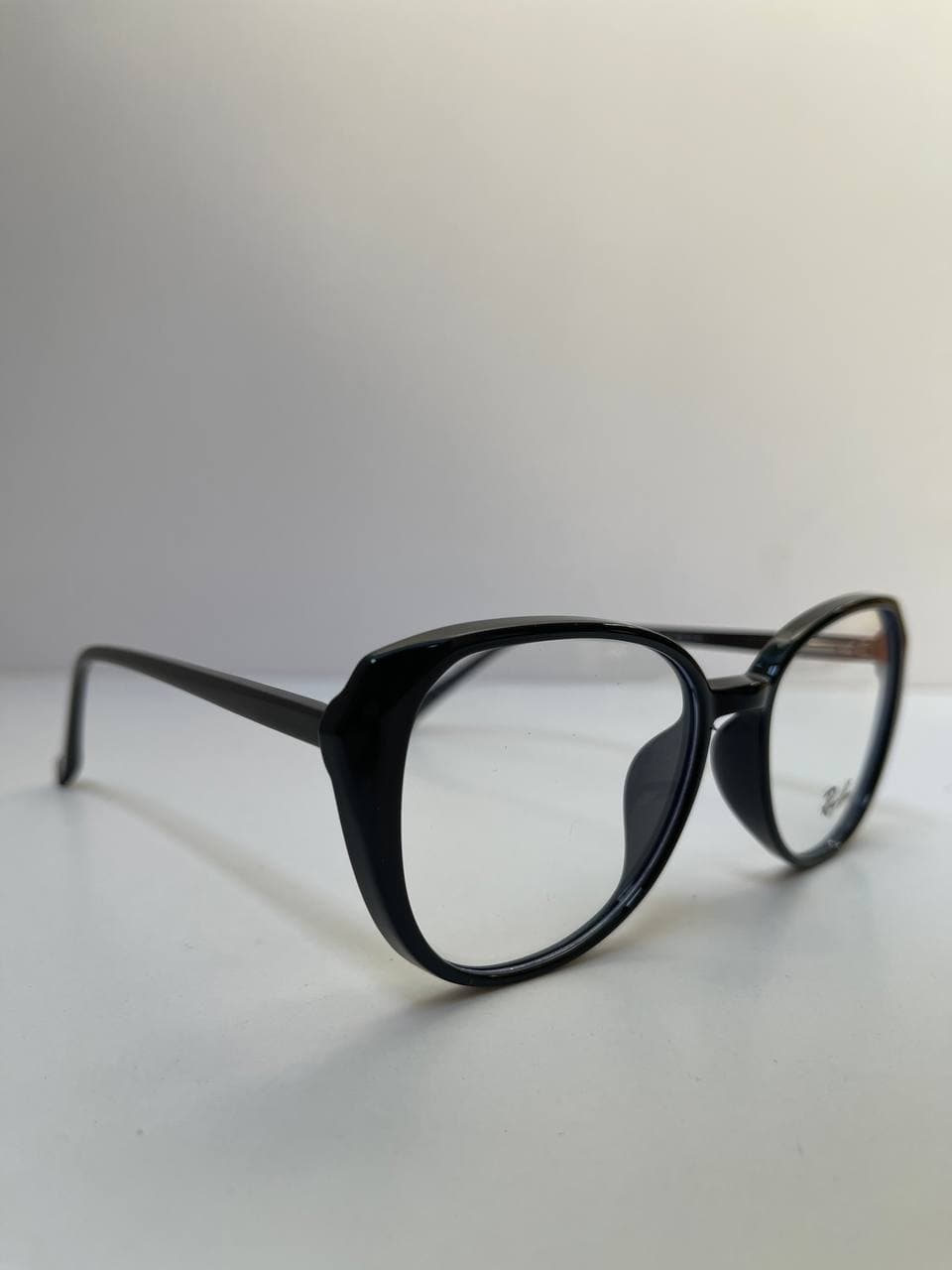 عینک طبی ری بن مدل Classic Oval فریم ضخیم سبک دسته TR90 کد 28004 — تصویر ۵