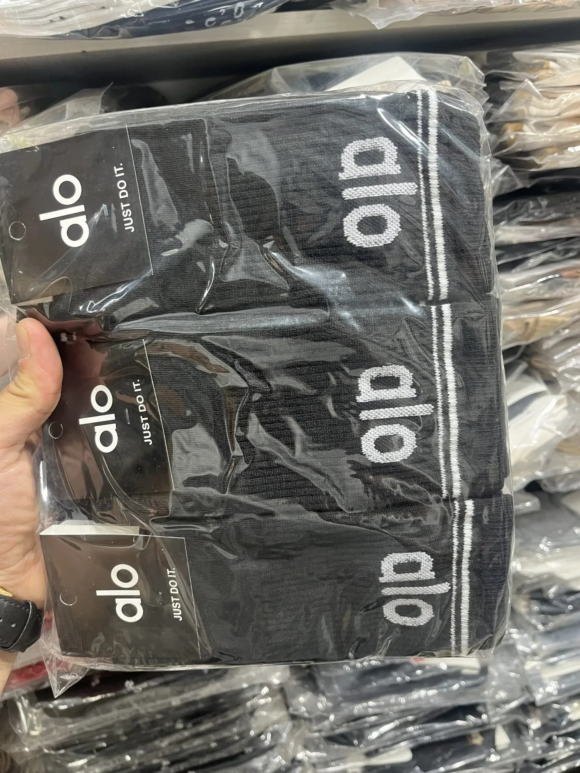 جوراب ساقبلند(12جفت)طرح alo — تصویر ۳