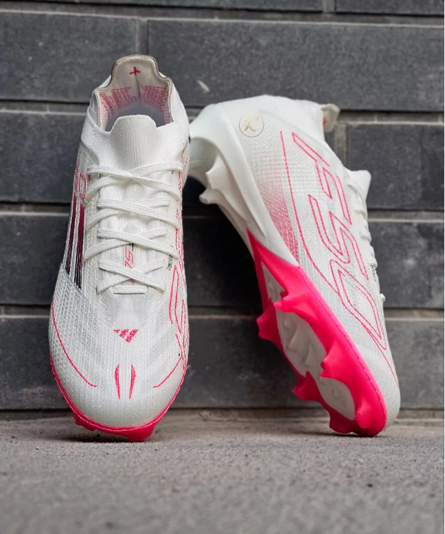 کفش فوتبال آدیداس F50 سفید صورتی Adidas F50 2 — تصویر ۷