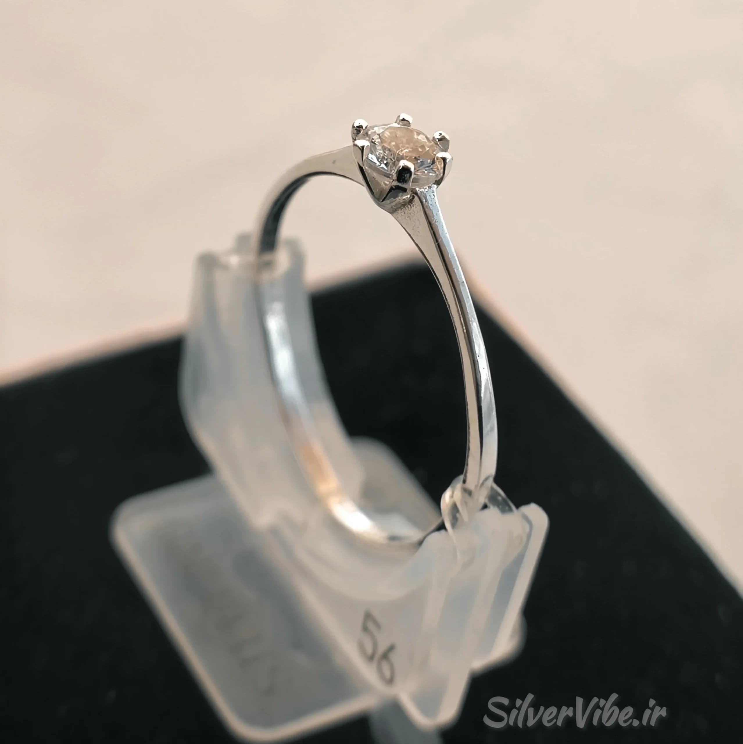 انگشتر نقره زنانه طرح سولیتر با تک نگین سفید | برند Accessories — تصویر ۳