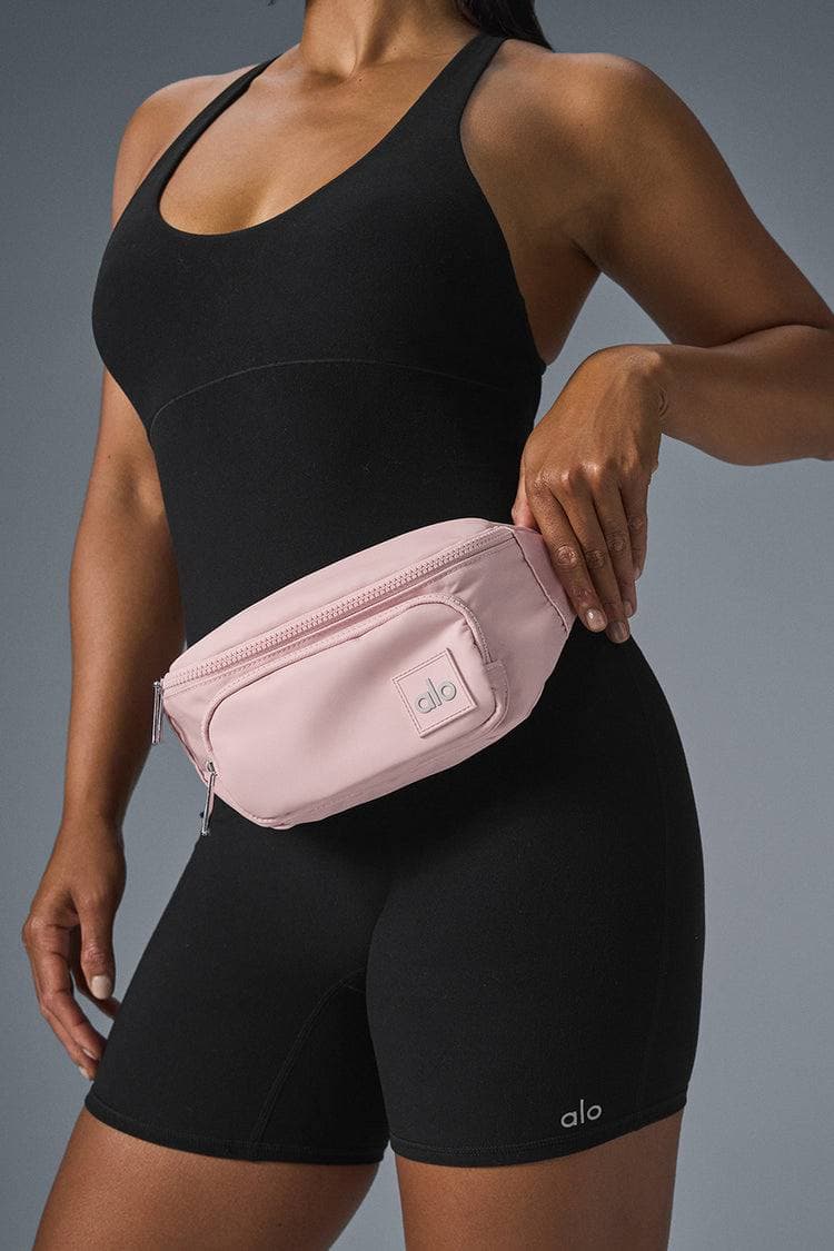 کیف دوشیAlo Yoga Explorer — تصویر ۳