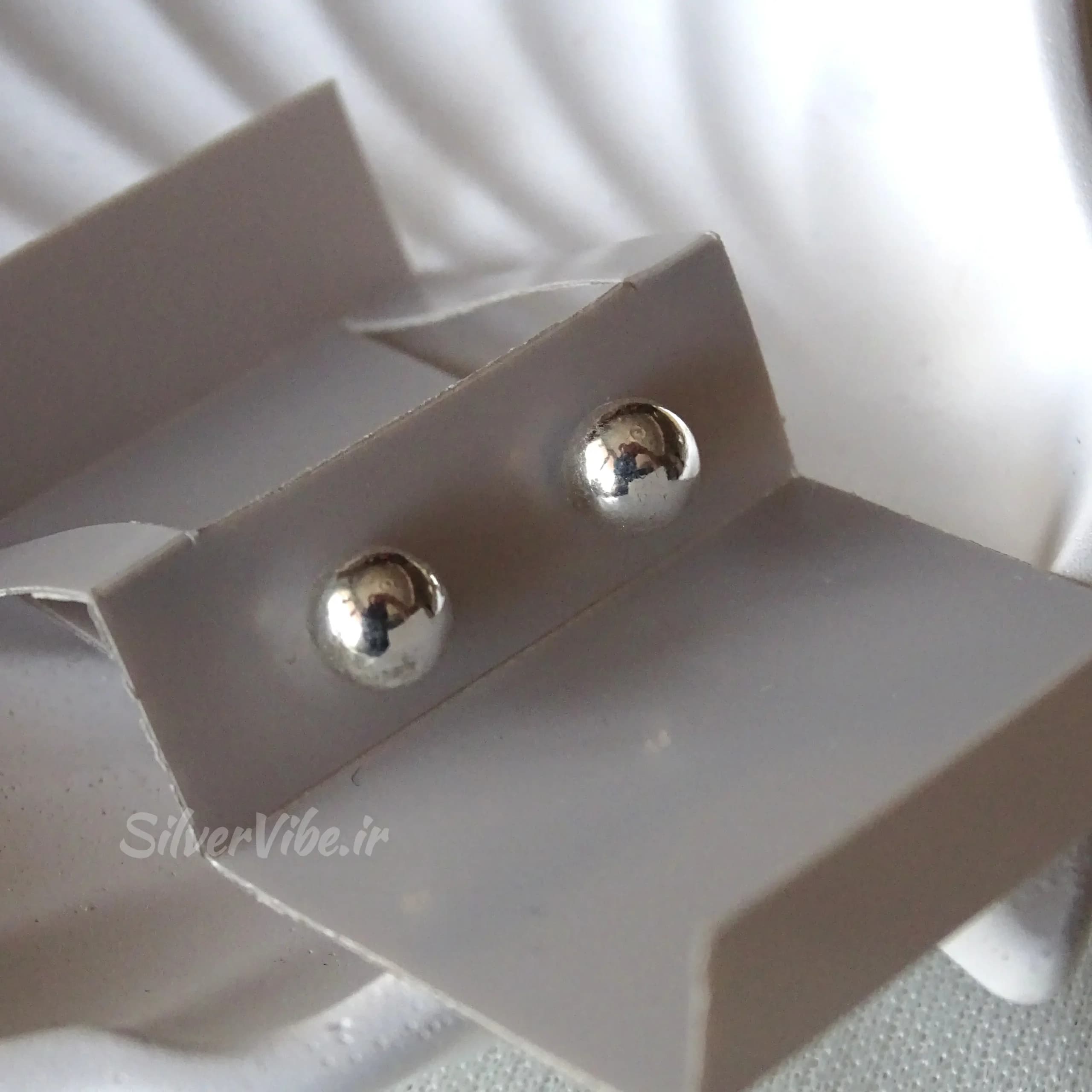 گوشواره نقره زنانه طرح توپی – 0.9 گرم — تصویر ۴