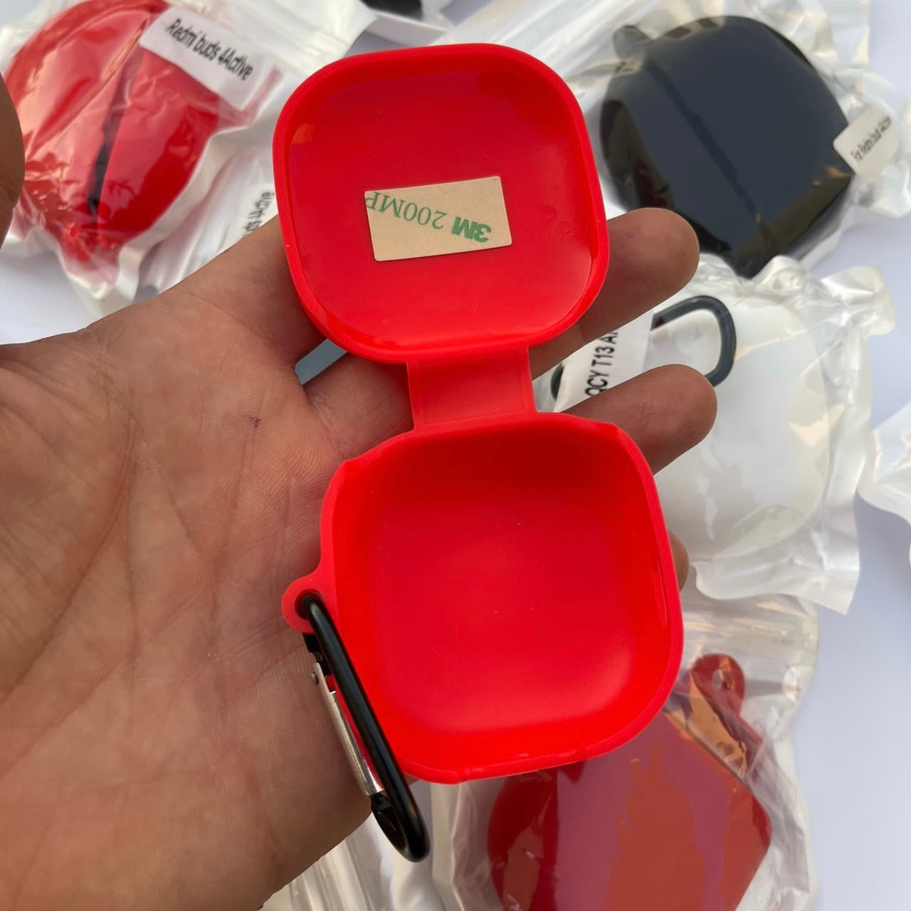 کاور سیلیکونی محافظ ایرفون هایلو — تصویر ۴