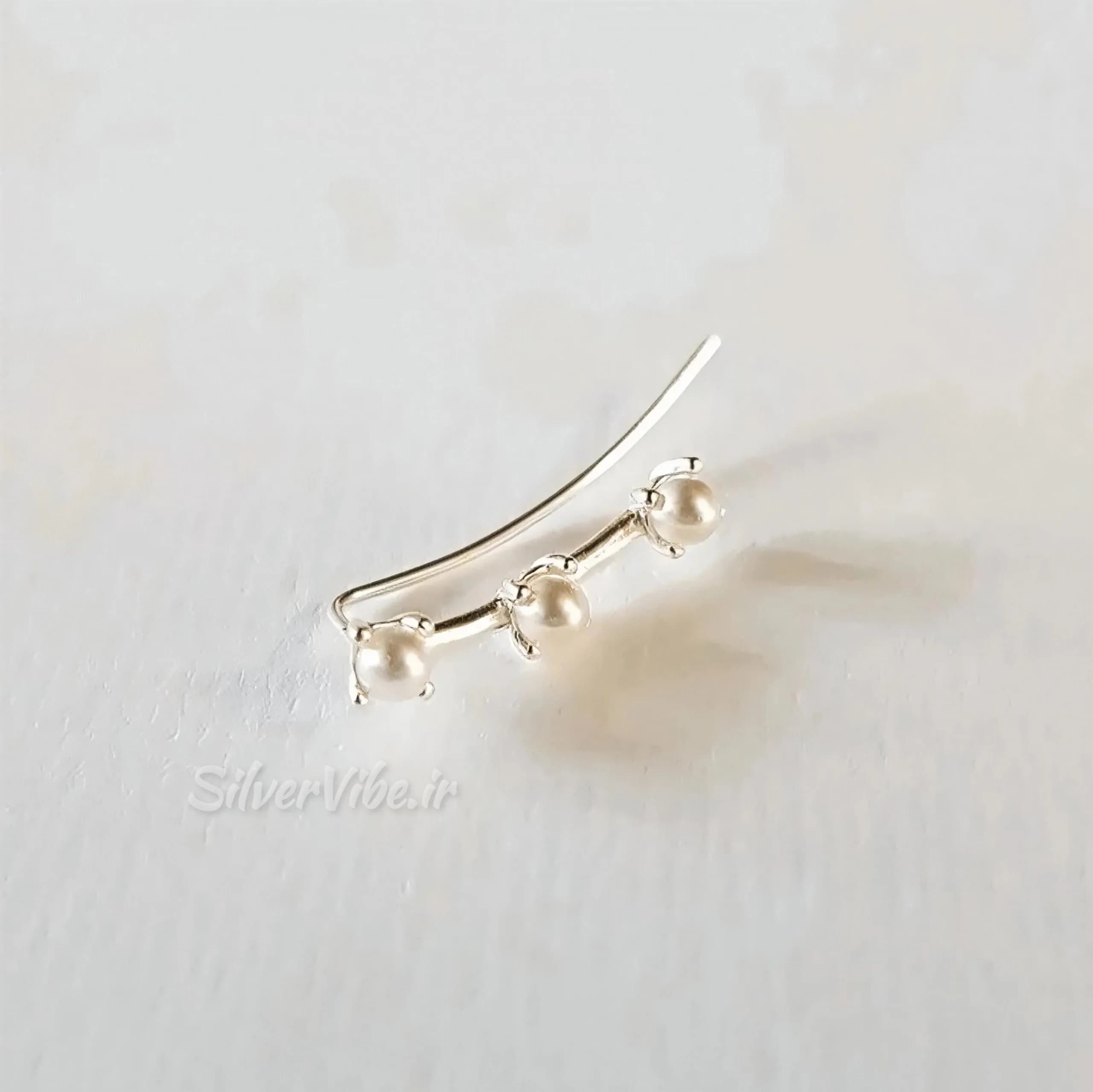 گوشواره تک کلایمبر نقره زنانه طرح سه مروارید – 0.7 گرم