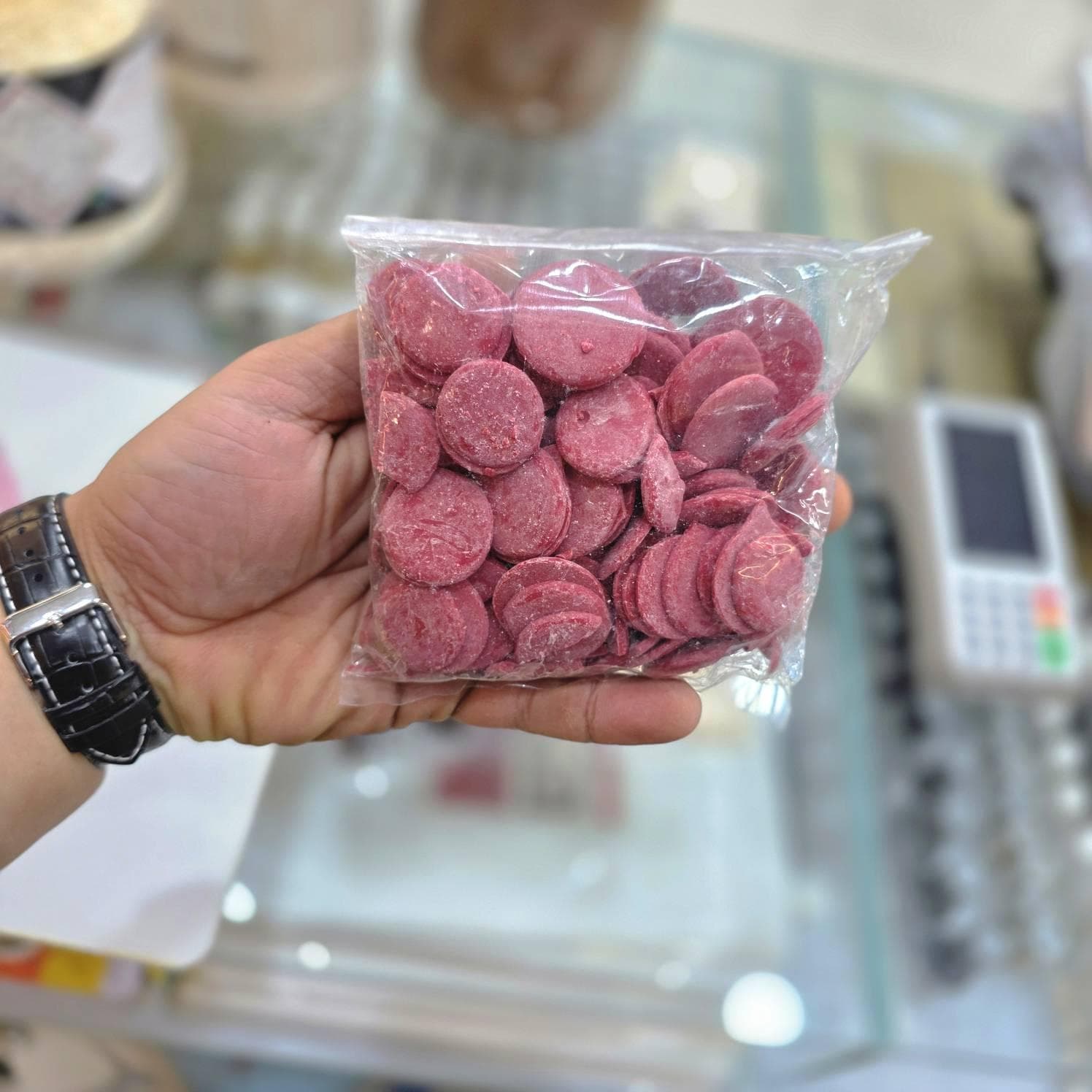 شکلات سکه ای قرمز — تصویر ۳