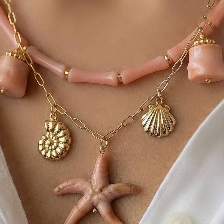 گردنبند دولاین زارا طرح بامبو با آویز ستاره دریایی و صدف طلایی — تصویر ۴