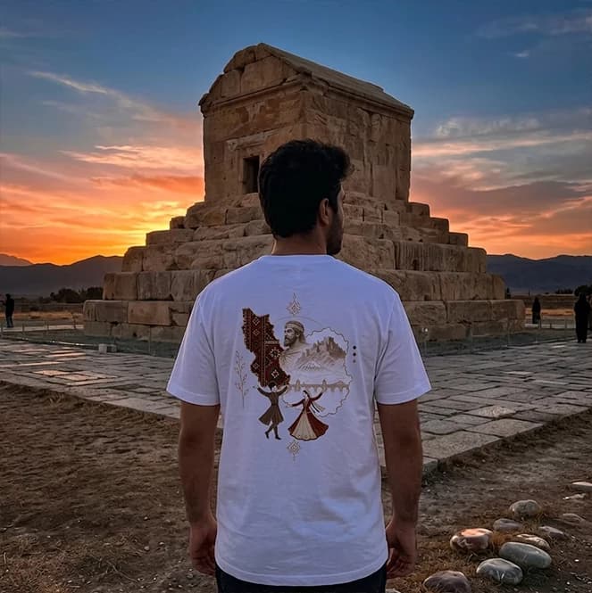 تیشرت نخی طرح هنری و نقشه ایران باستان — تصویر ۴