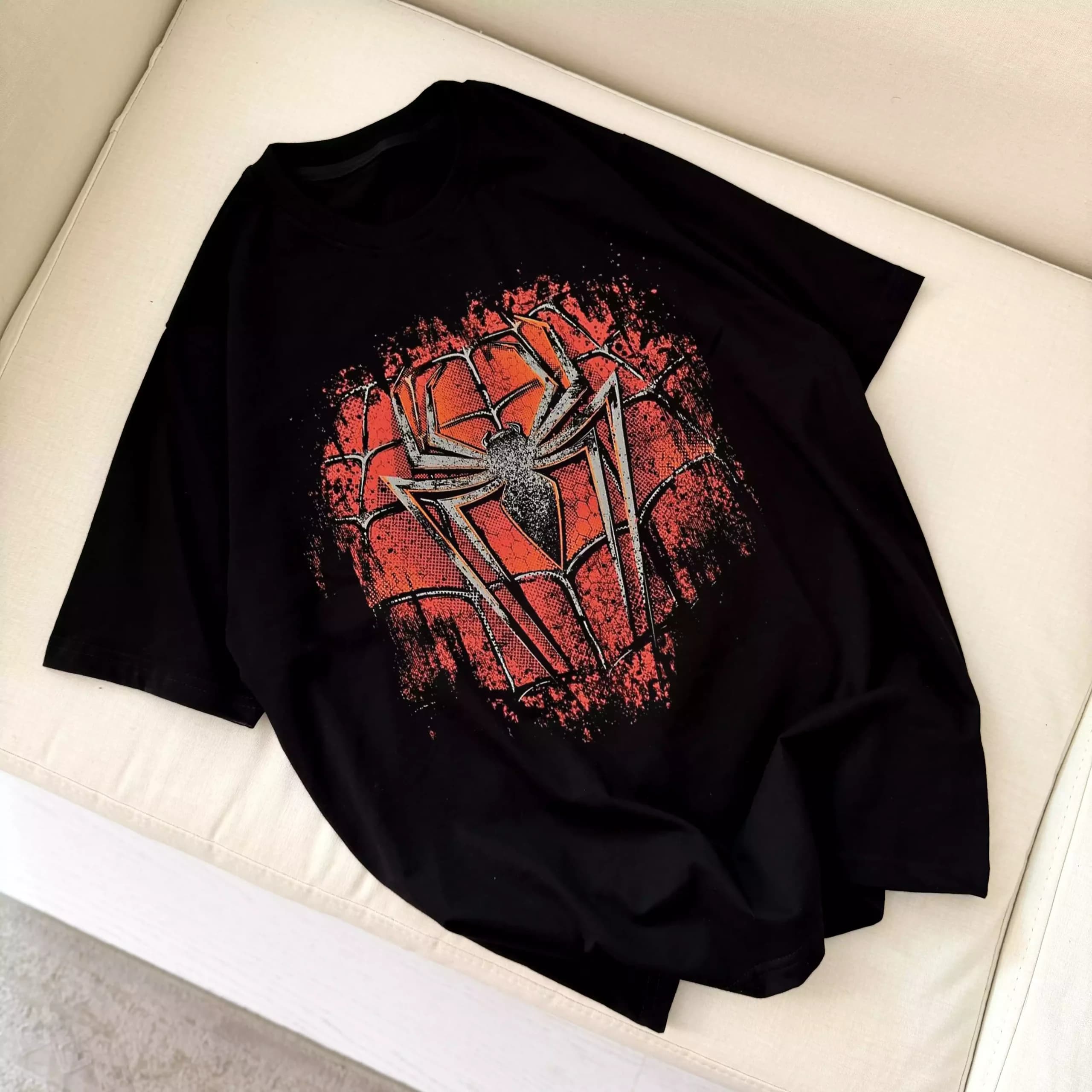 تیشرت نخ پنبه اسپایدرمن طرح لوگو گوتیک Spiderman — تصویر ۲