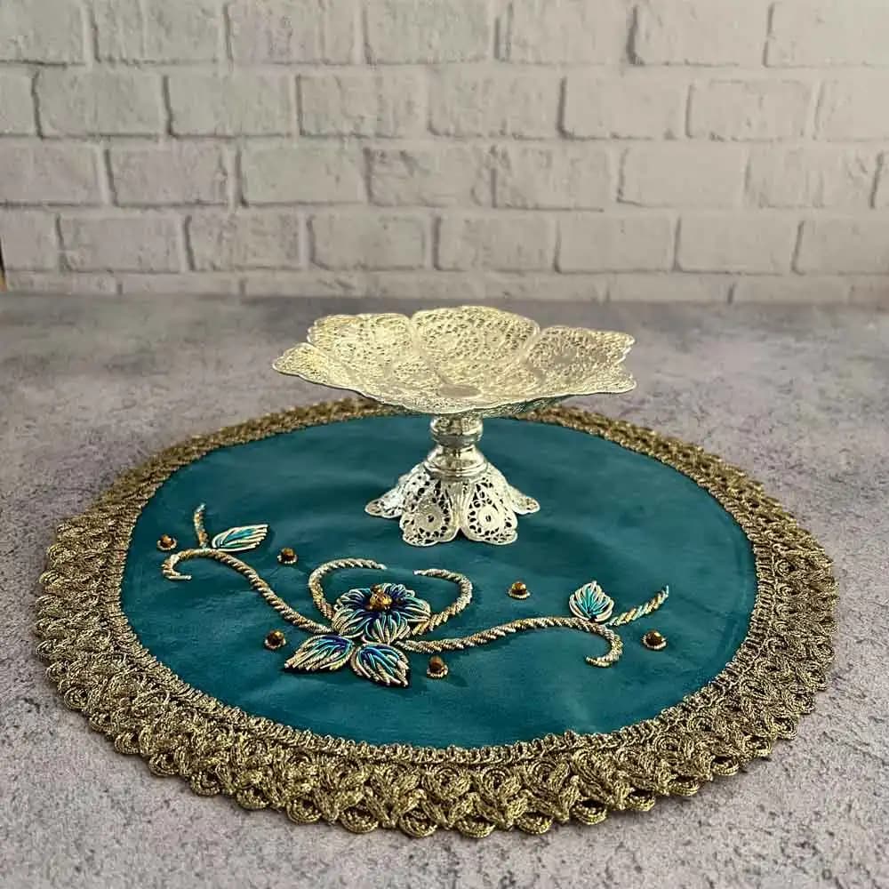 پک هدیه صنایع دستی شیرینی خوری ملیله و رومیزی سِرمه — تصویر ۵