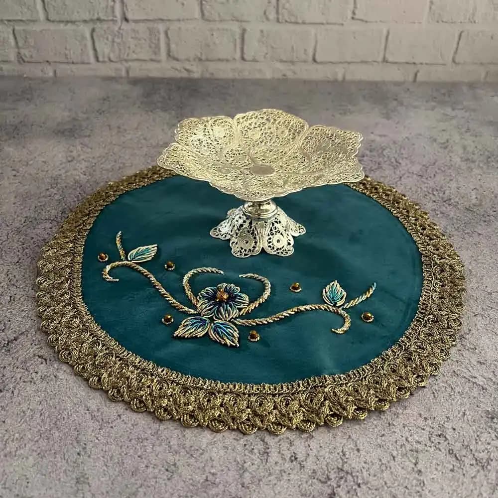 پک هدیه صنایع دستی شیرینی خوری ملیله و رومیزی سِرمه — تصویر ۴