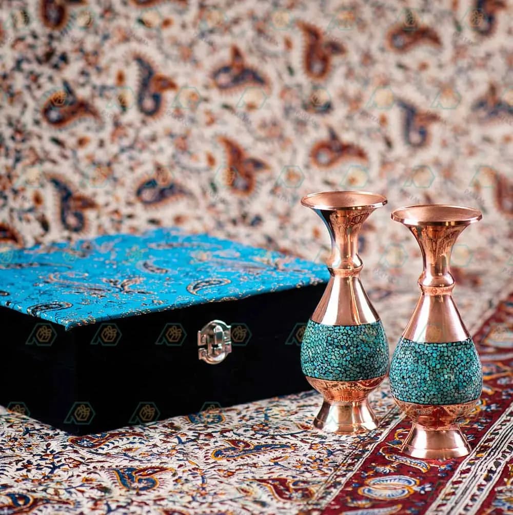 هدیه صنایع دستی جفت گلدان فیروزه کوبی شامل مس و فیروزه — تصویر ۳