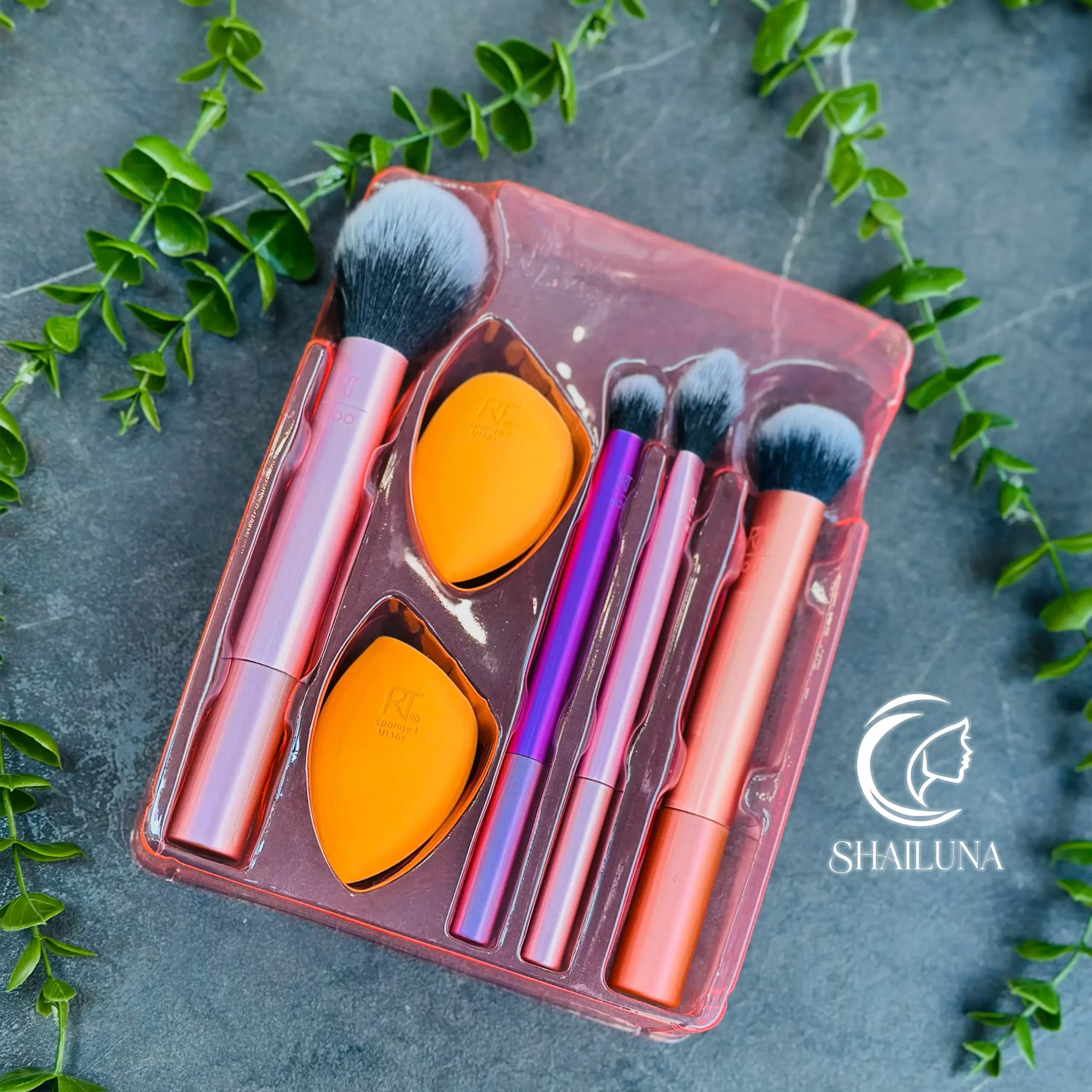 ست براش آرایشی 6 تکه دو پد ریل تکنیک Real Techniques Brush — تصویر ۶
