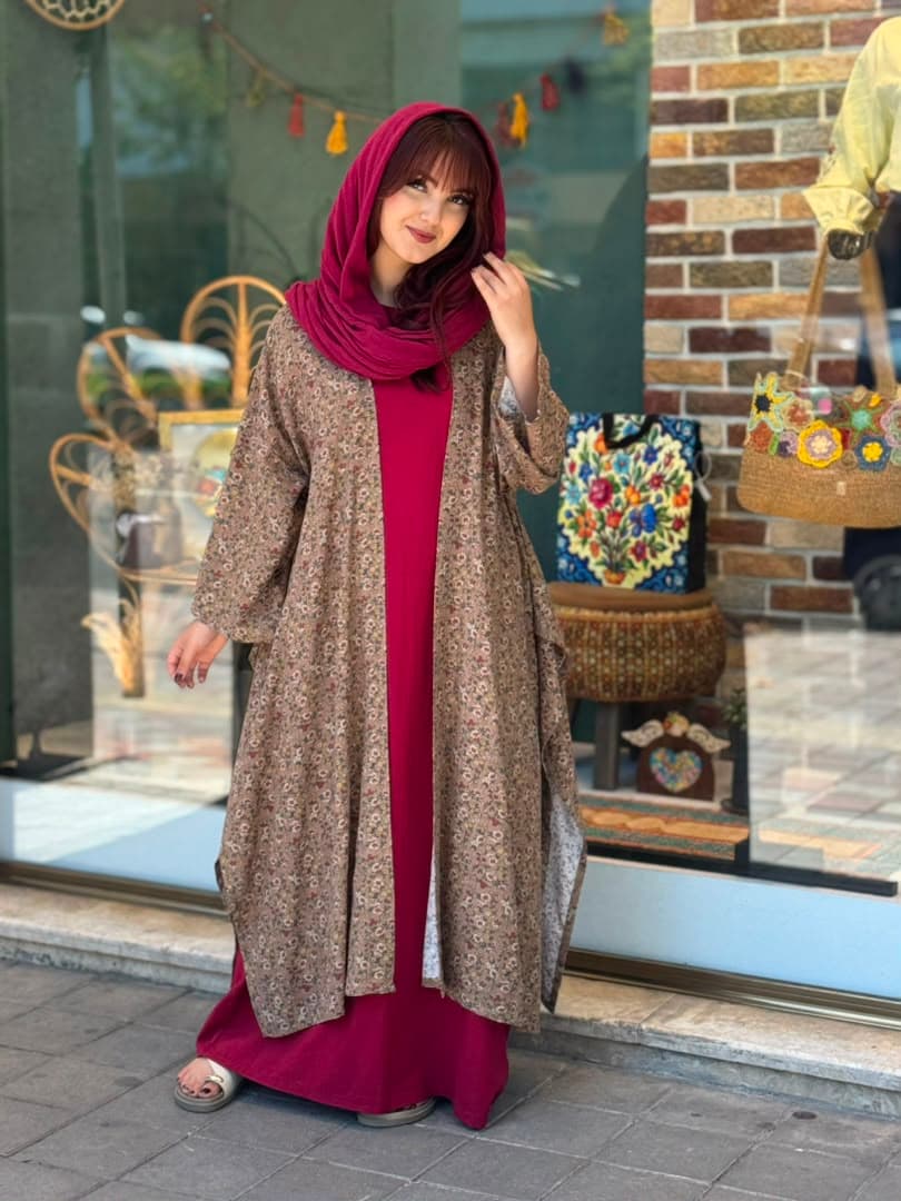 پانچ لارا نسکافه ای گل ریز سفید قرمز