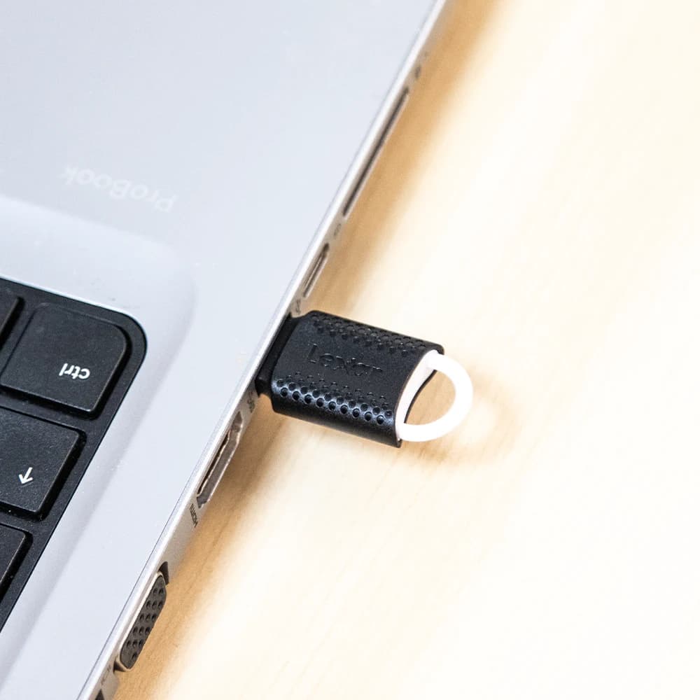 فلش مموری لکسار (Lexar) مدل JumpDrive V40 ظرفیت 128 گیگابایت – رابط USB 2.0 — تصویر ۴
