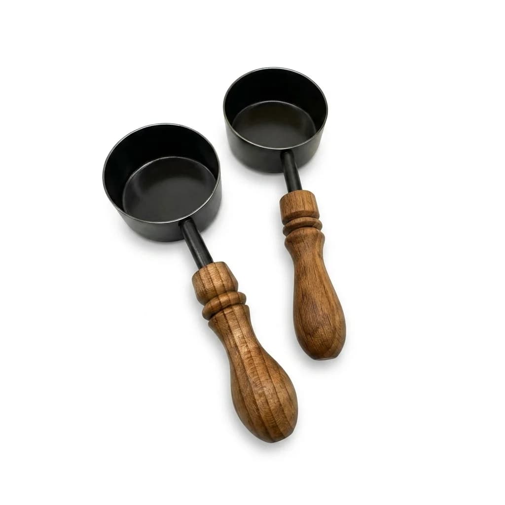 پیمانه ادویه دسته چوبی سایز متوسط ارتفاع ۱۰ سانت قطر ۴ سانت