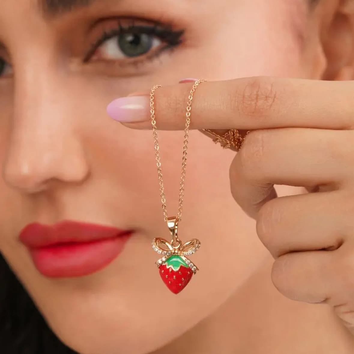 آویز توت فرنگی ژوپینگ — تصویر ۲