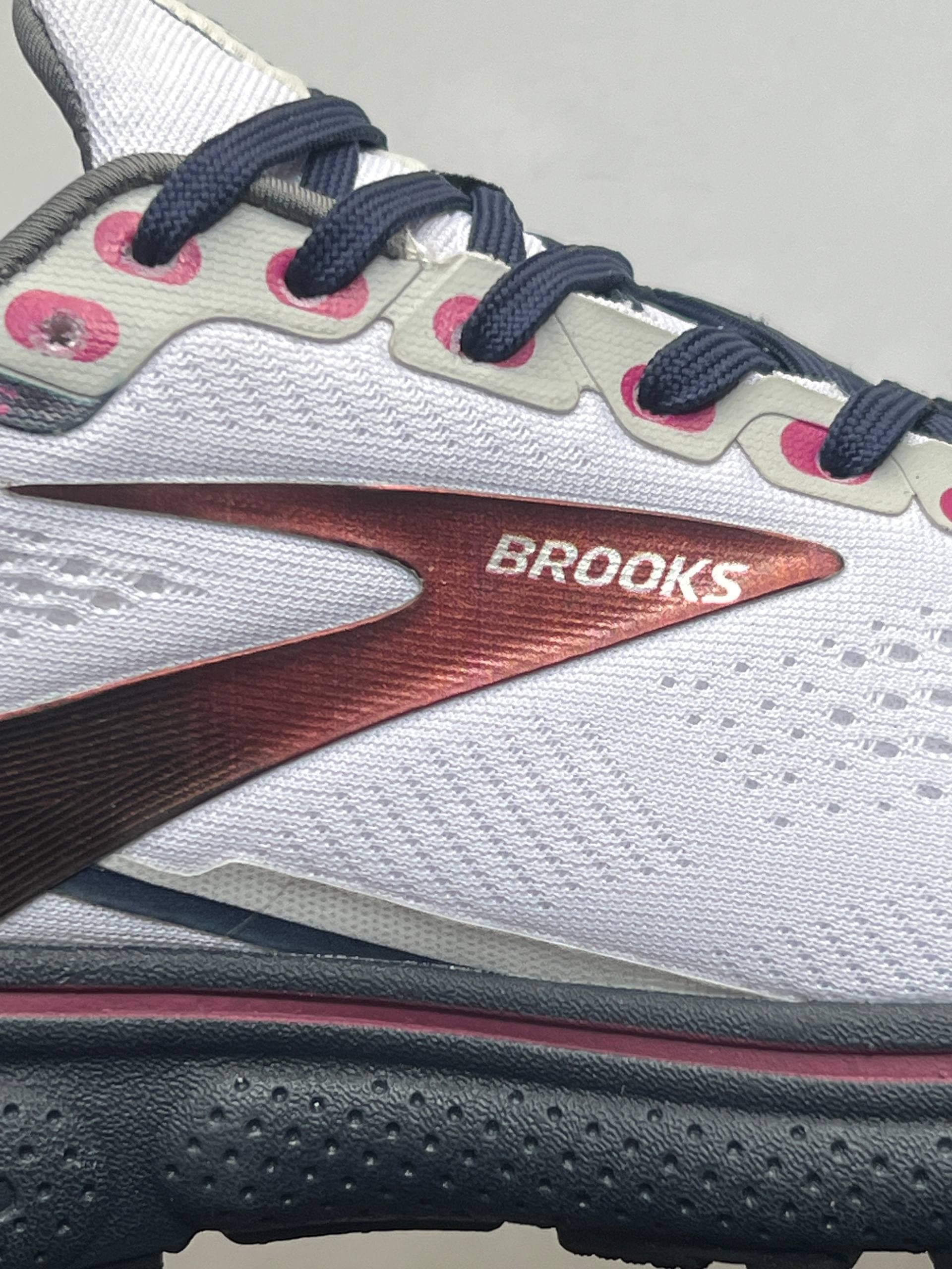 کتونی مردانه بروکس گاست ۱۵ Brooks Ghost 15 — تصویر ۳