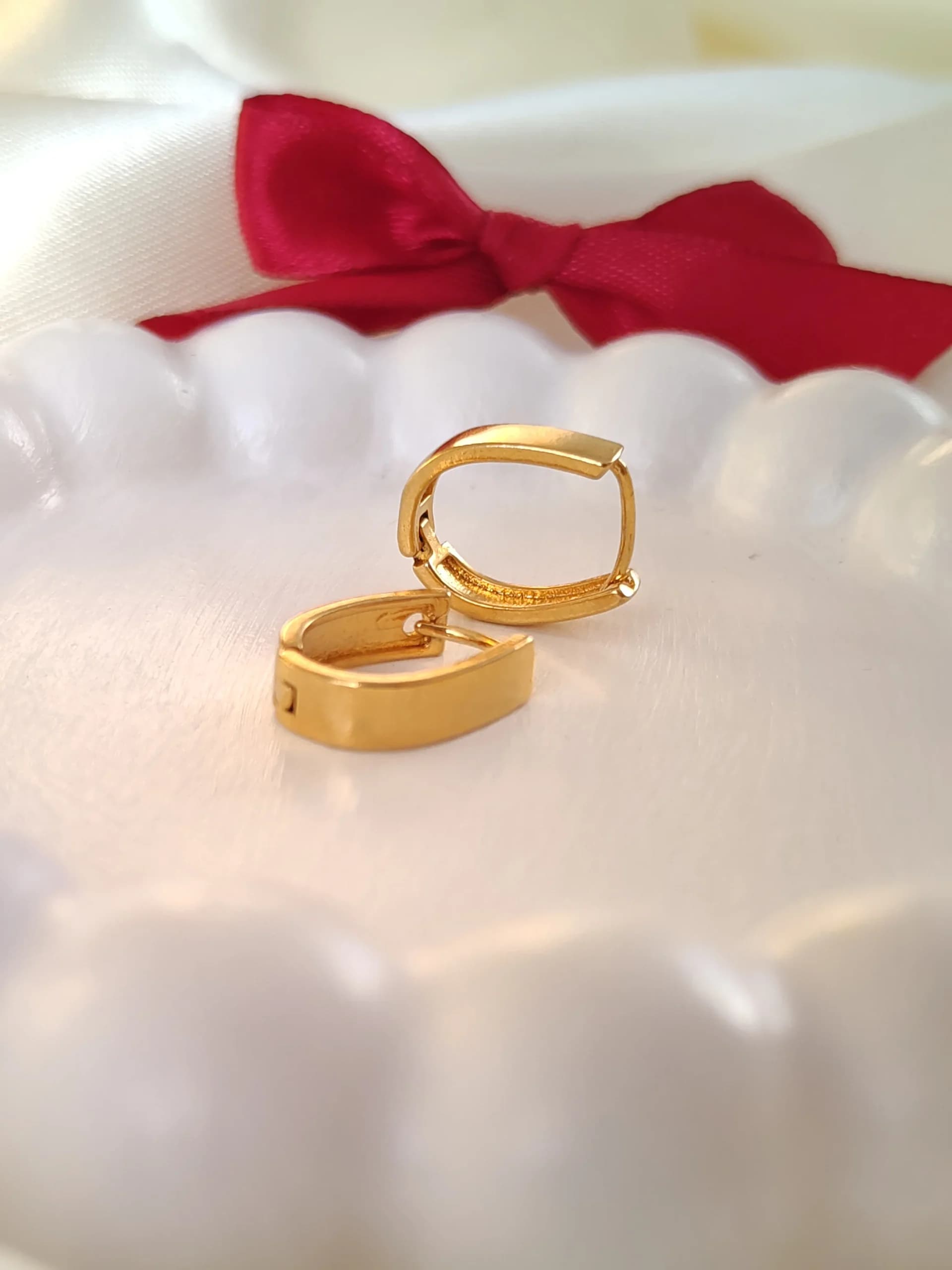 گوشواره برنجی جواهری طلایی طرح:حلقه ای