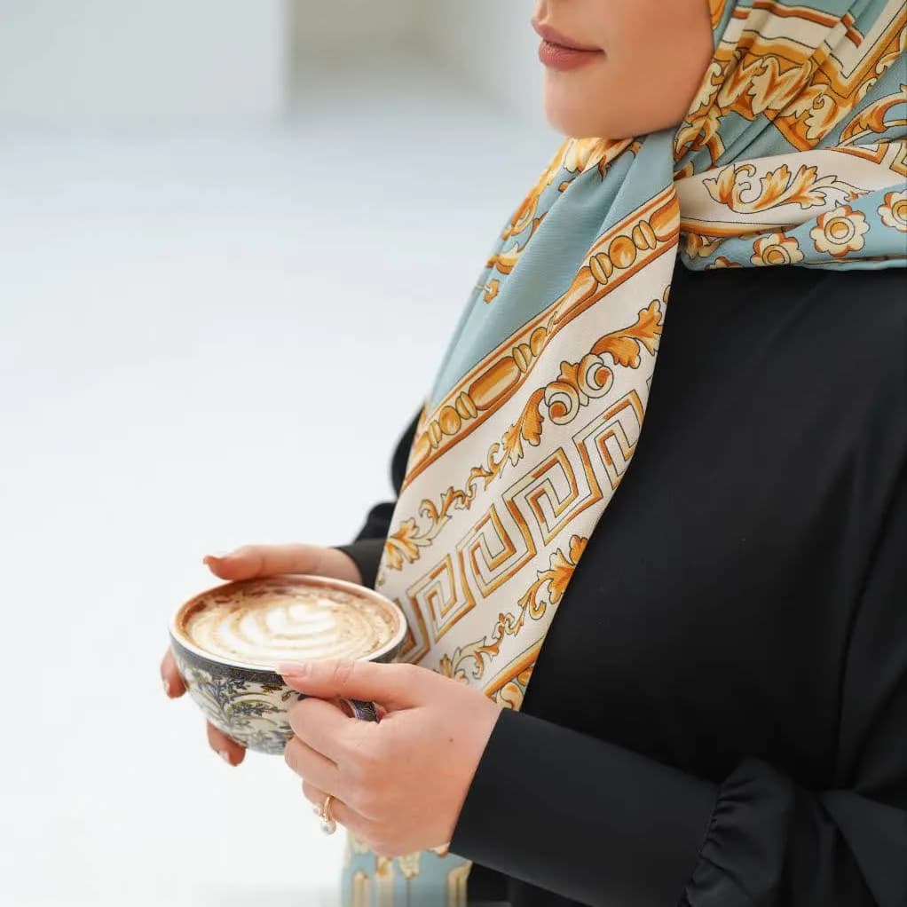 مانتو عبایی عربی مدل بهاره جنس کرپ سوپر الیزه یقه گرد — تصویر ۳
