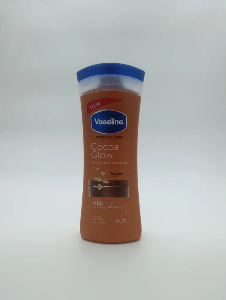 لوسیون بدن کره کاکائو و شی باتر وازلین Vaseline مدل Cocoa Glow حجم ۴۰۰ میل | درخشانکننده و نرمکننده ۴۸ ساعته (اصل) — تصویر ۳