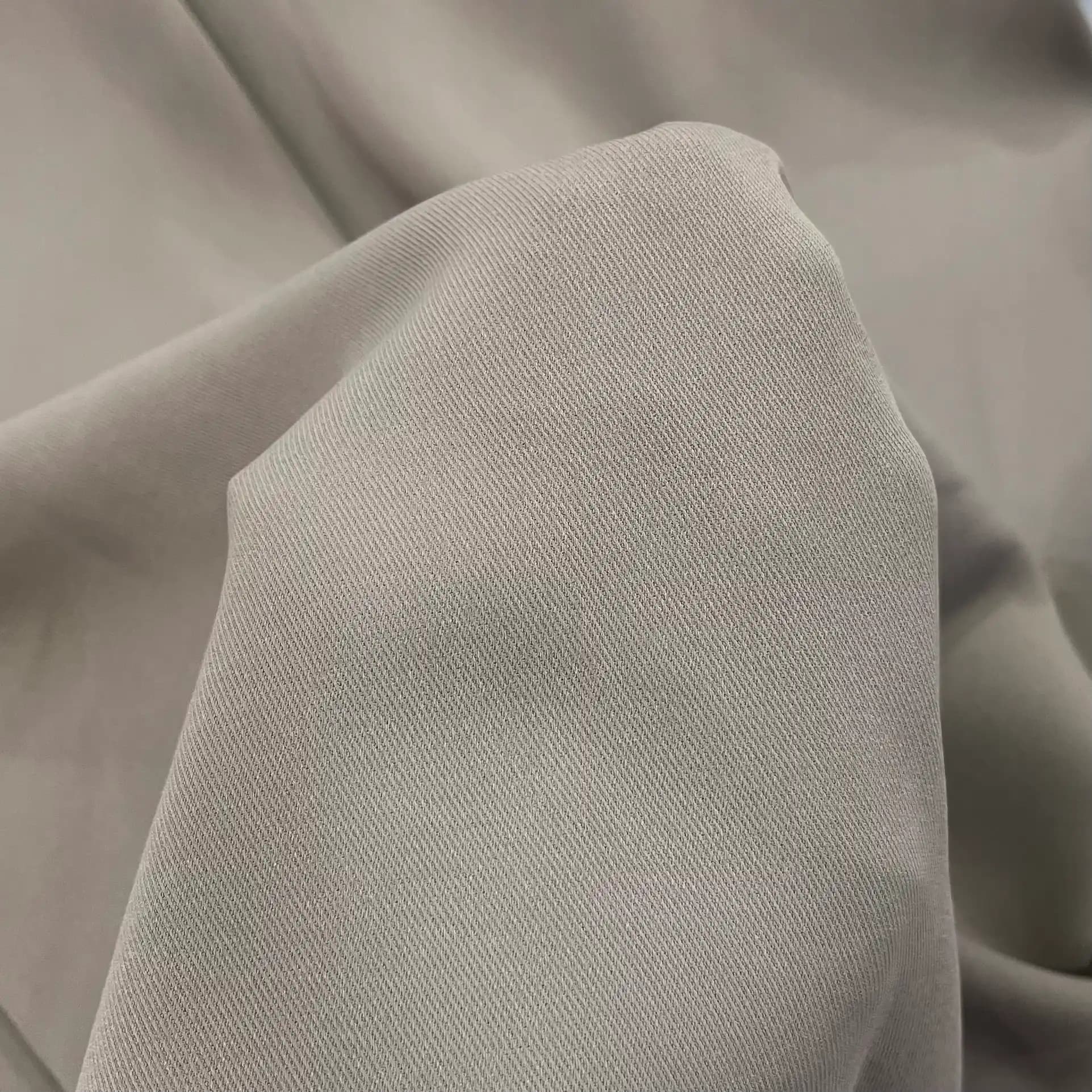 پارچه کرپ مورگان خاکی تیره عرض 150cm — تصویر ۳