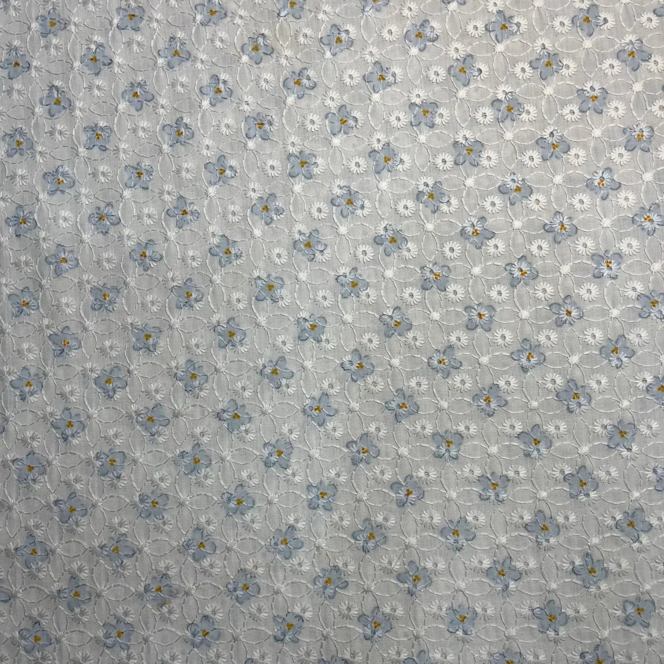 پارچه نخی خامه دوزی گل آبی آسمانی — تصویر ۲