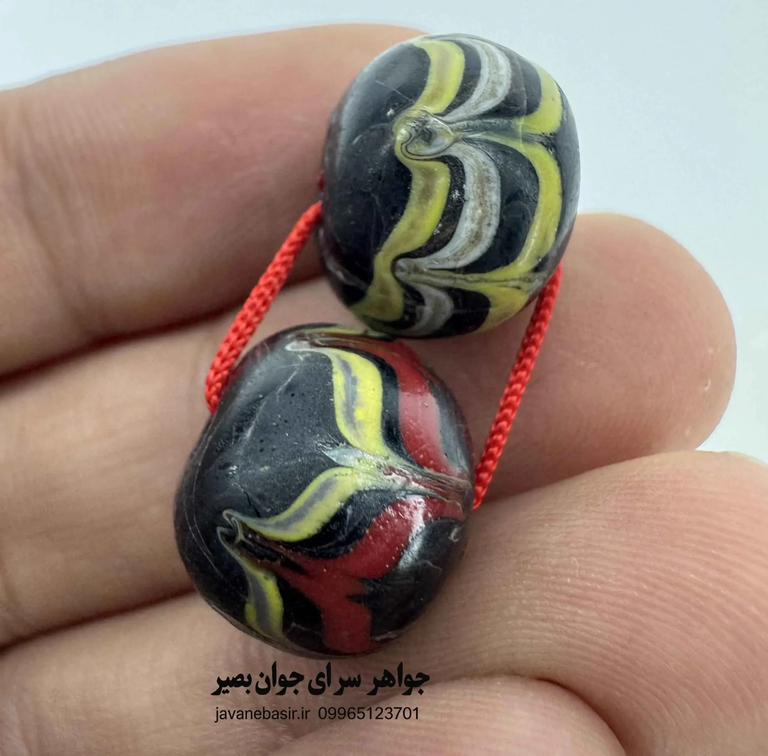 مهره جفتی چیتو (میناکاری) با نقشهای رمزآلود