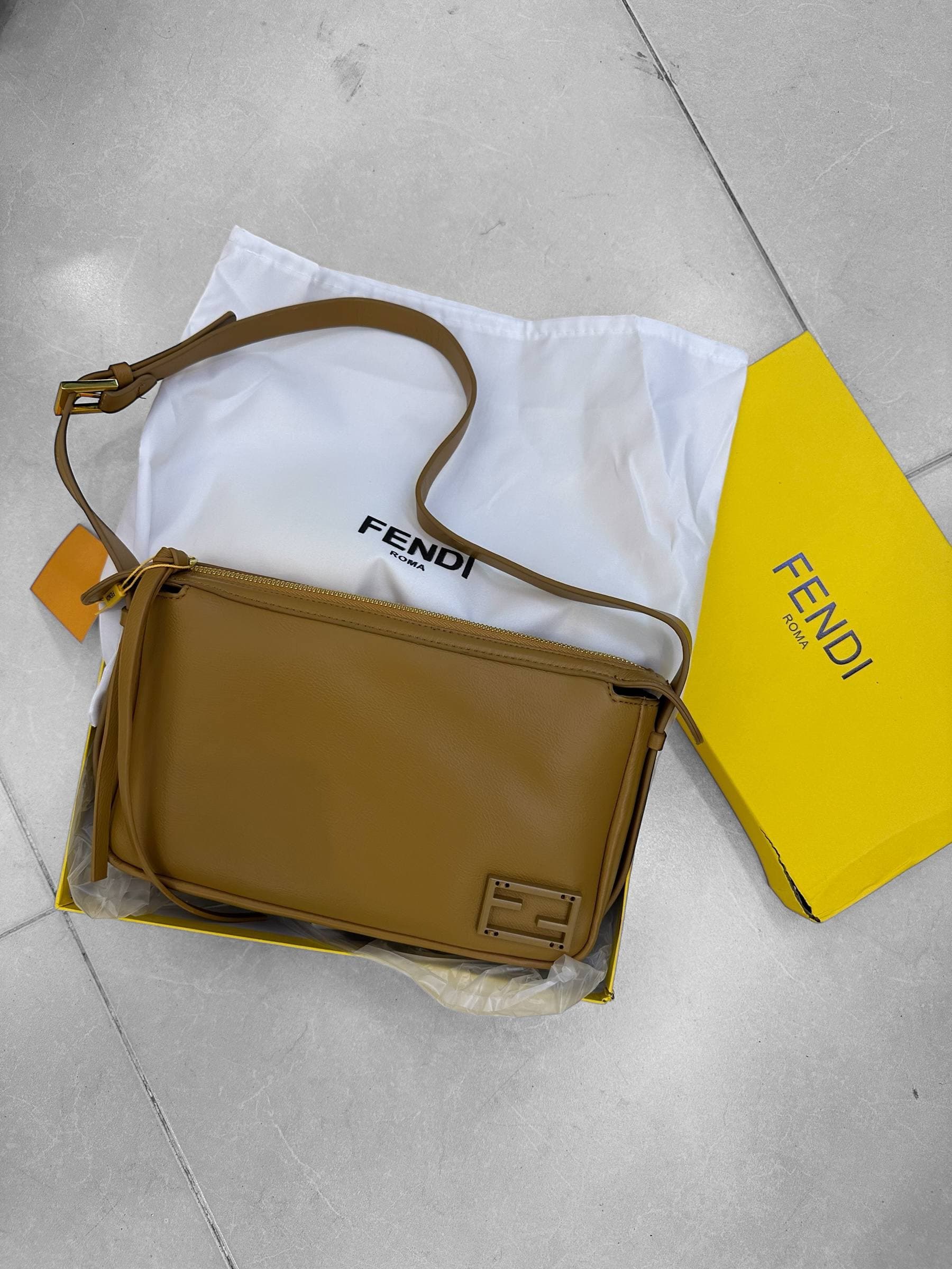 کیف فندی باگت Fendi Bag — تصویر ۵