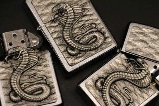 فندک زیپو کد 1300109 Zippo Green Eyed Cobra — تصویر ۲