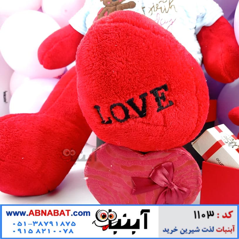 عروسک خرسی قرمز یک متری لباسدار کد1103 — تصویر ۲