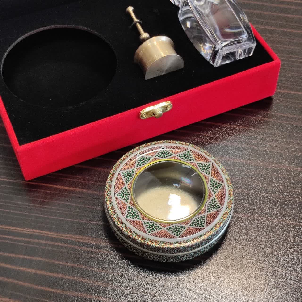 ظرف زعفران لوکس مناسب 5 گرم زعفران به همراه هاون 2104 — تصویر ۴