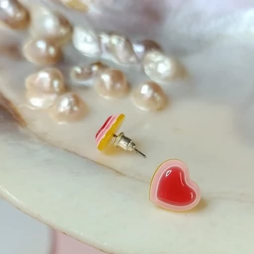 گوشواره میخی مدل قلب قرمز رنگ ثابت