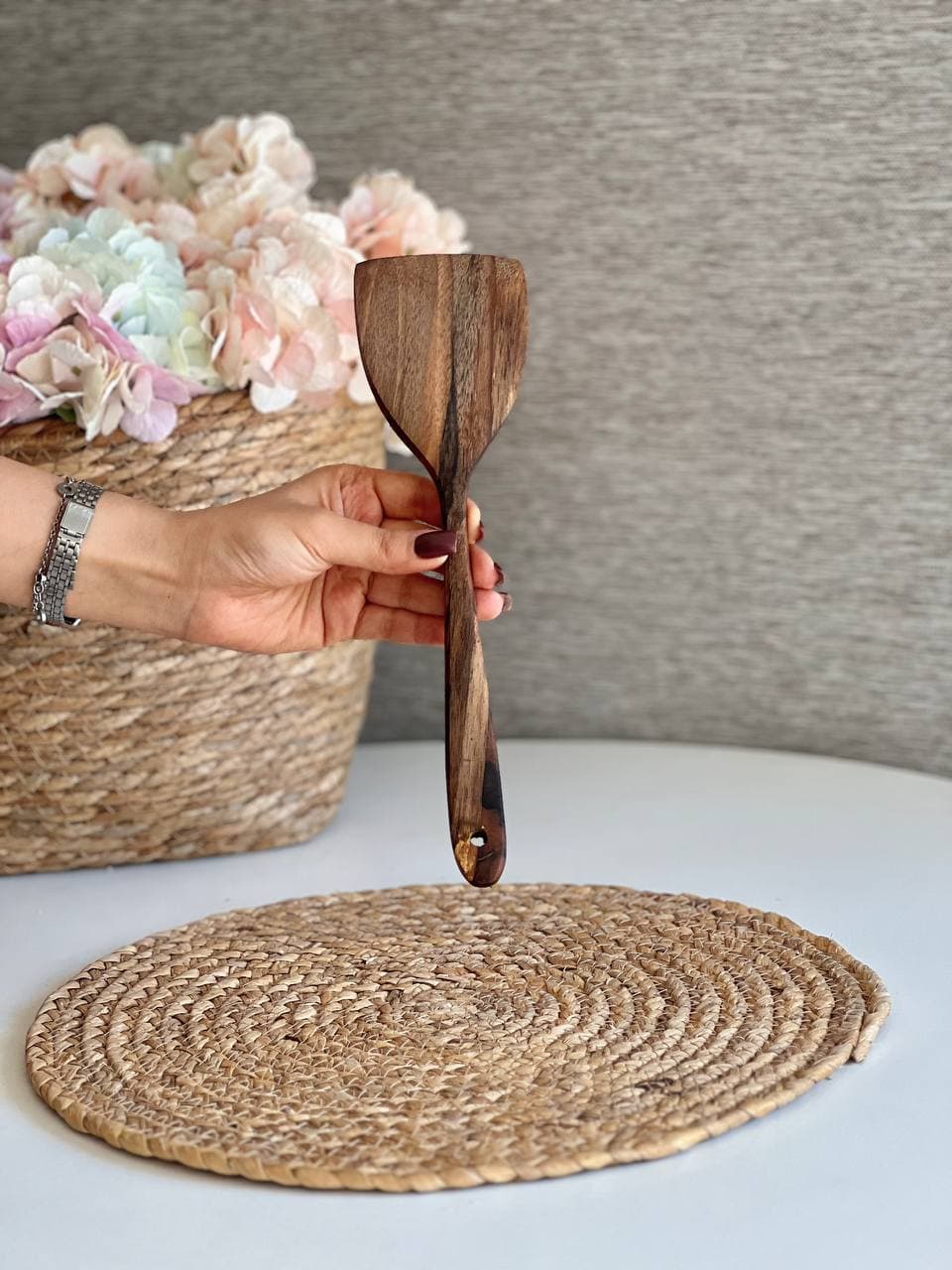 سرویس 7 پارچه ابزار آشپزخانه چوبی رنگ تیره — تصویر ۶