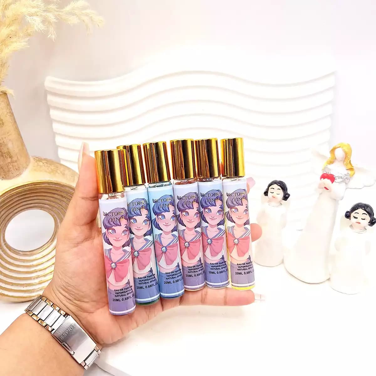 عطر قلمی فانتزی مدل دخترونه حجم 20 میل | رایحه پاستیلی — تصویر ۲