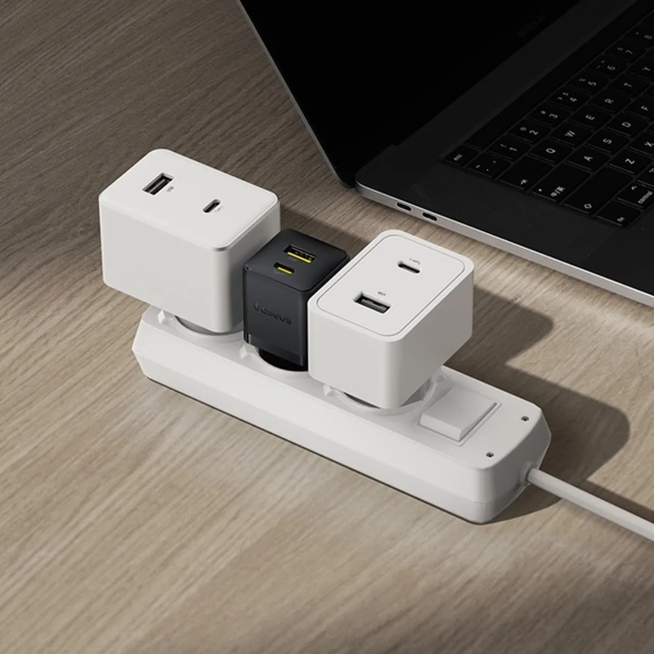 شارژر دیواری بیسوس مدل CCZC30UE با توان خروجی 30 وات و قابلیت شارژ سریع — تصویر ۴