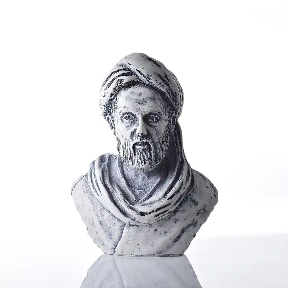 مجسمه سردیس ابوعلی سینا — تصویر ۳