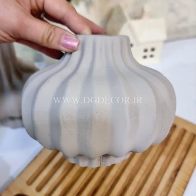 گلدان دکوراتیو مینیمال شیاردار در دو طرح — تصویر ۶