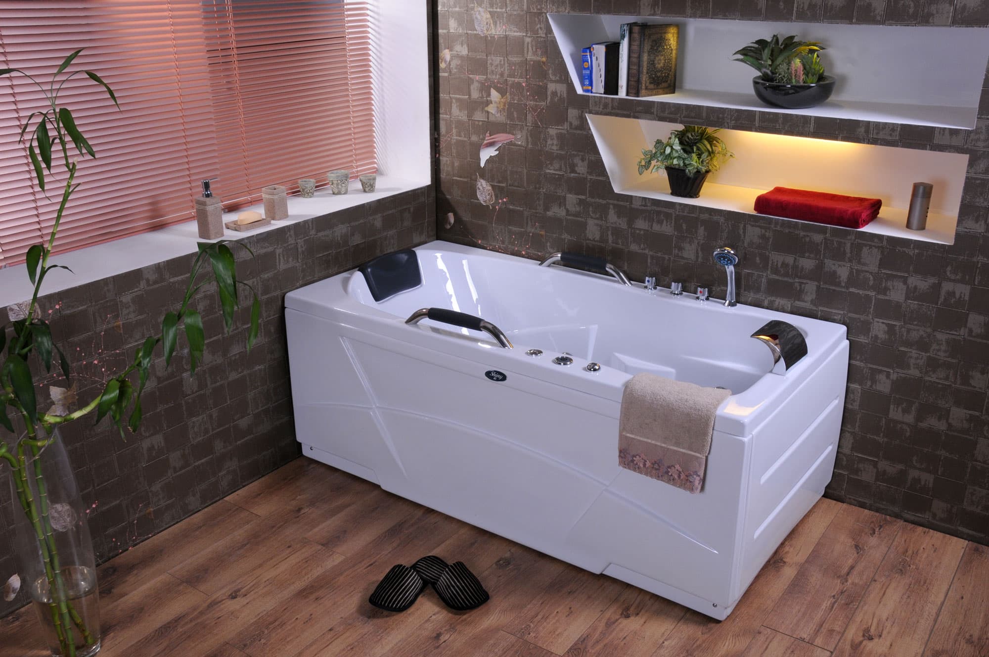 جکوزی شاینی مدل N-JA008