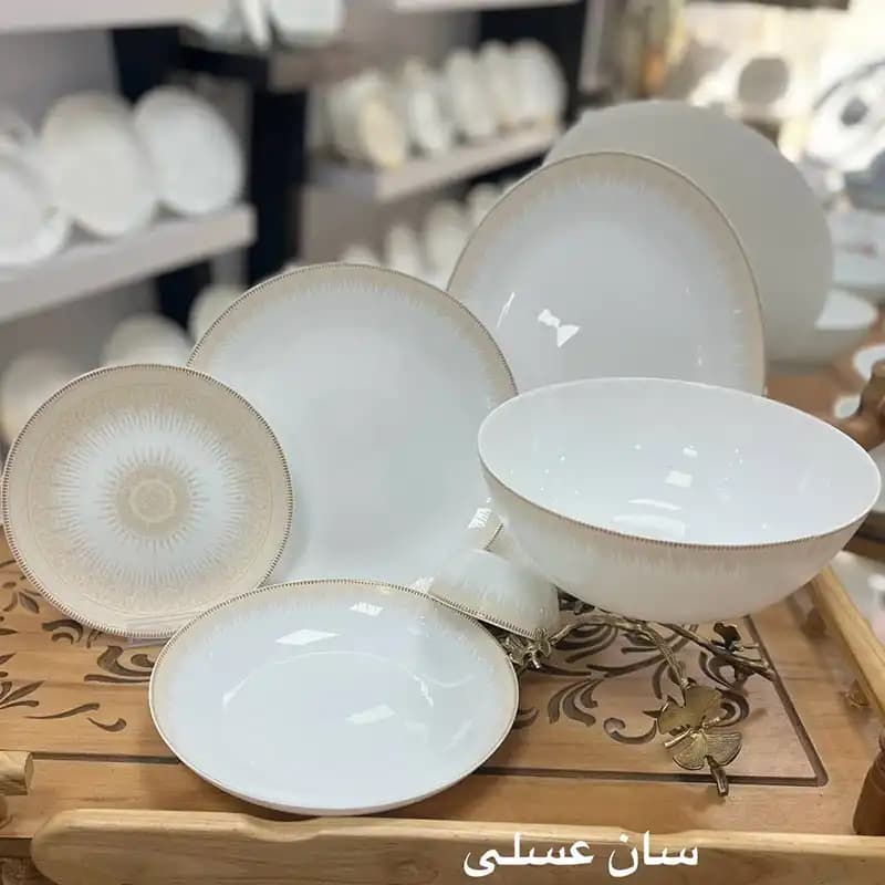 سرویس غذاخوری آرکوپال 26 پارچه طرح سان طلایی — تصویر ۴