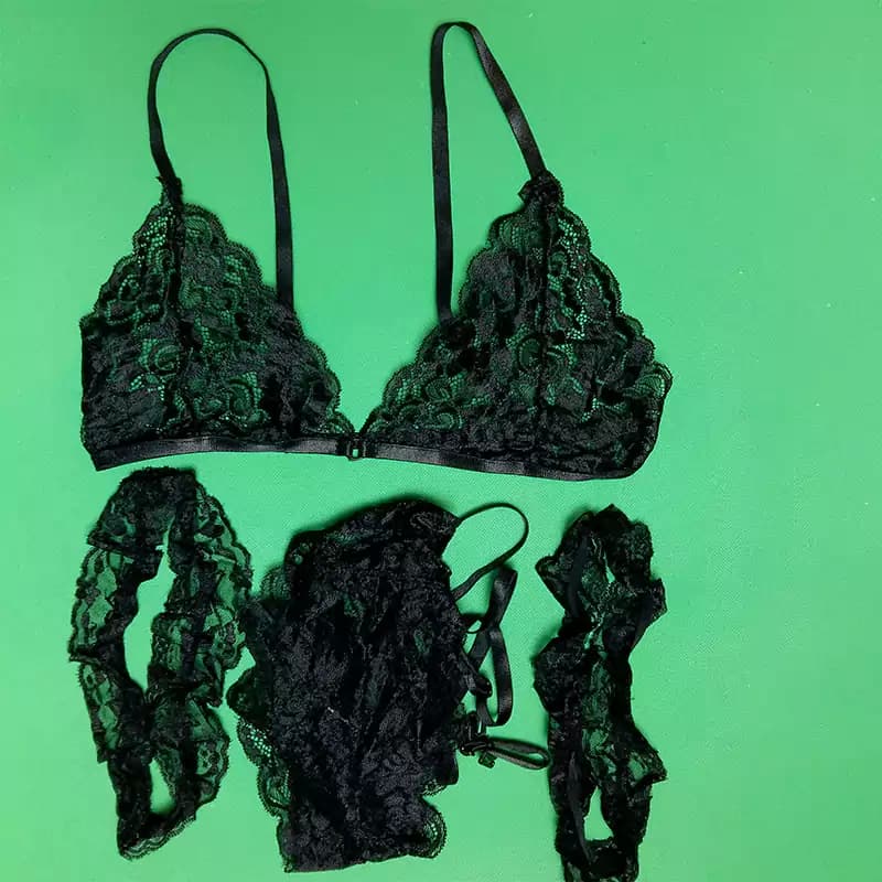 ست لباس زیر فانتزی هارنسی زنانه Shein مدل توری مشکی 52140 — تصویر ۴