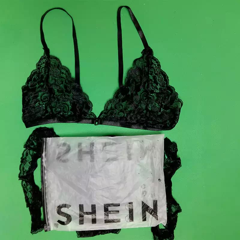 ست لباس زیر فانتزی هارنسی زنانه Shein مدل توری مشکی 52140 — تصویر ۳