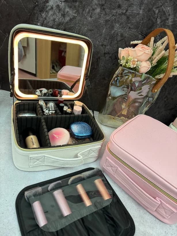 کیف آرایش گرین لاین با آینه چراغ دار مدل GNMAKEORGBK — تصویر ۵