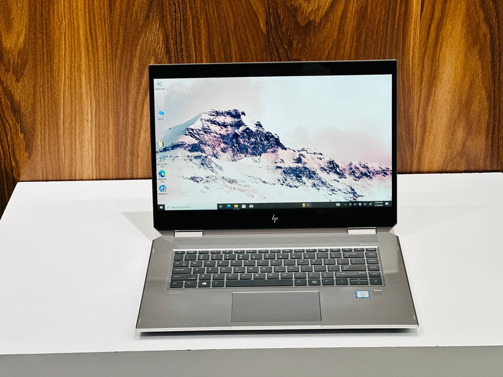 لپ تاپ استوک Hp ZBOOK studio X360 G5 | xeon E2186M | RAM16 | 512SSD | 4GB Nvidia P1000 — تصویر ۴