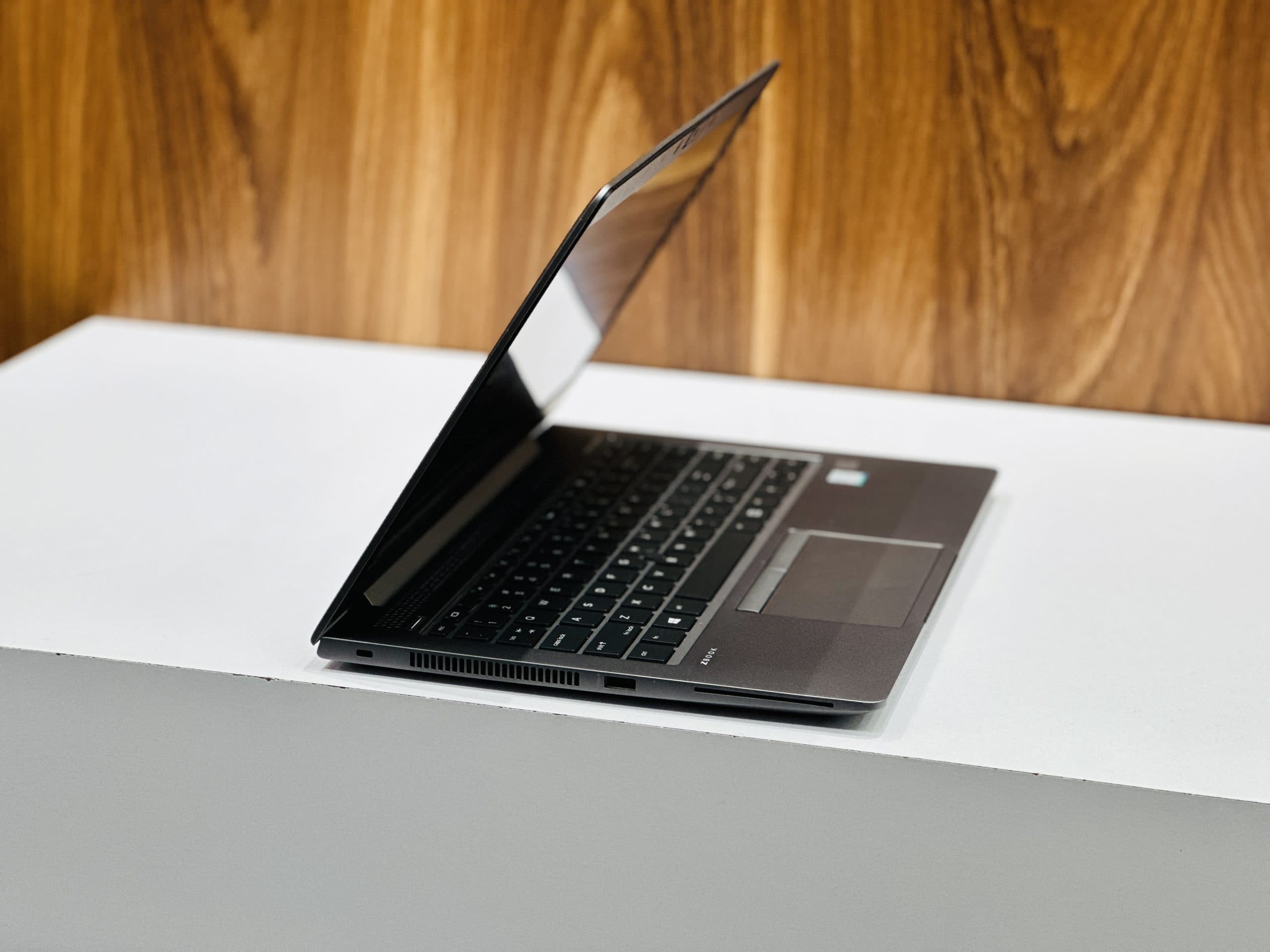 لپ تاپ استوک Hp ZBOOK 14U G6 | i7.8650U | 16GB RAM | 512SSD | 4GB AMD — تصویر ۷