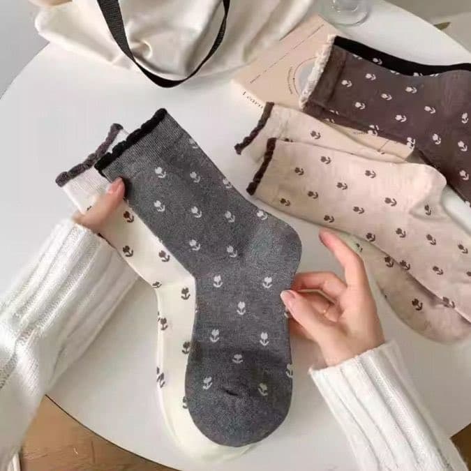جوراب قهوهای گل لاله فانتزی زنانه SR191 — تصویر ۳